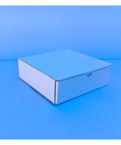 Boite postale carton d'emballage blanc 16x16x5 cm